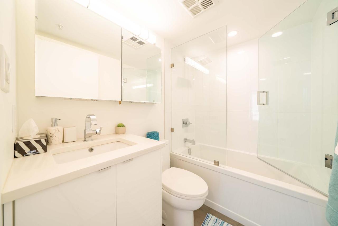 Sunset Beach Walk 2Bd+2Ba+1Prk Yaletown Ванкувер Экстерьер фото